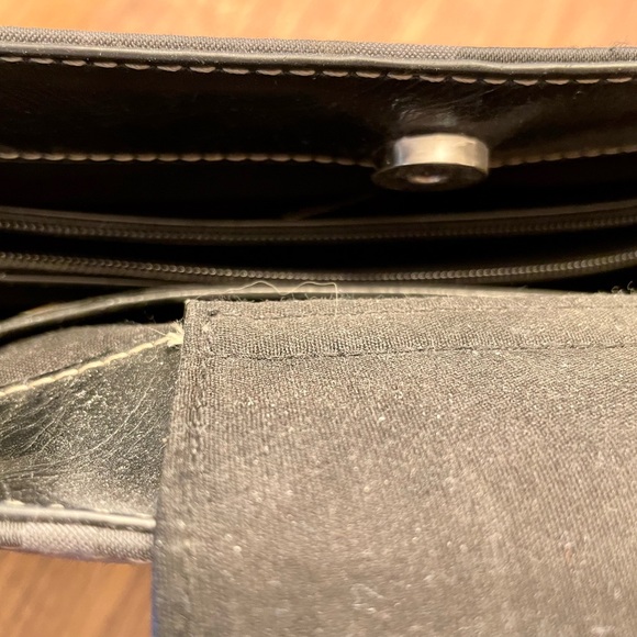 Nine & Co Purse - Picture 3 of 4